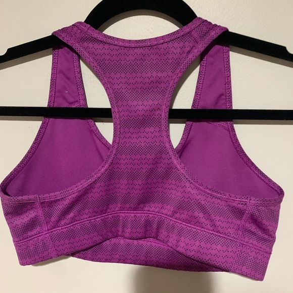 purple nike sports bra - Picture 2 of 3